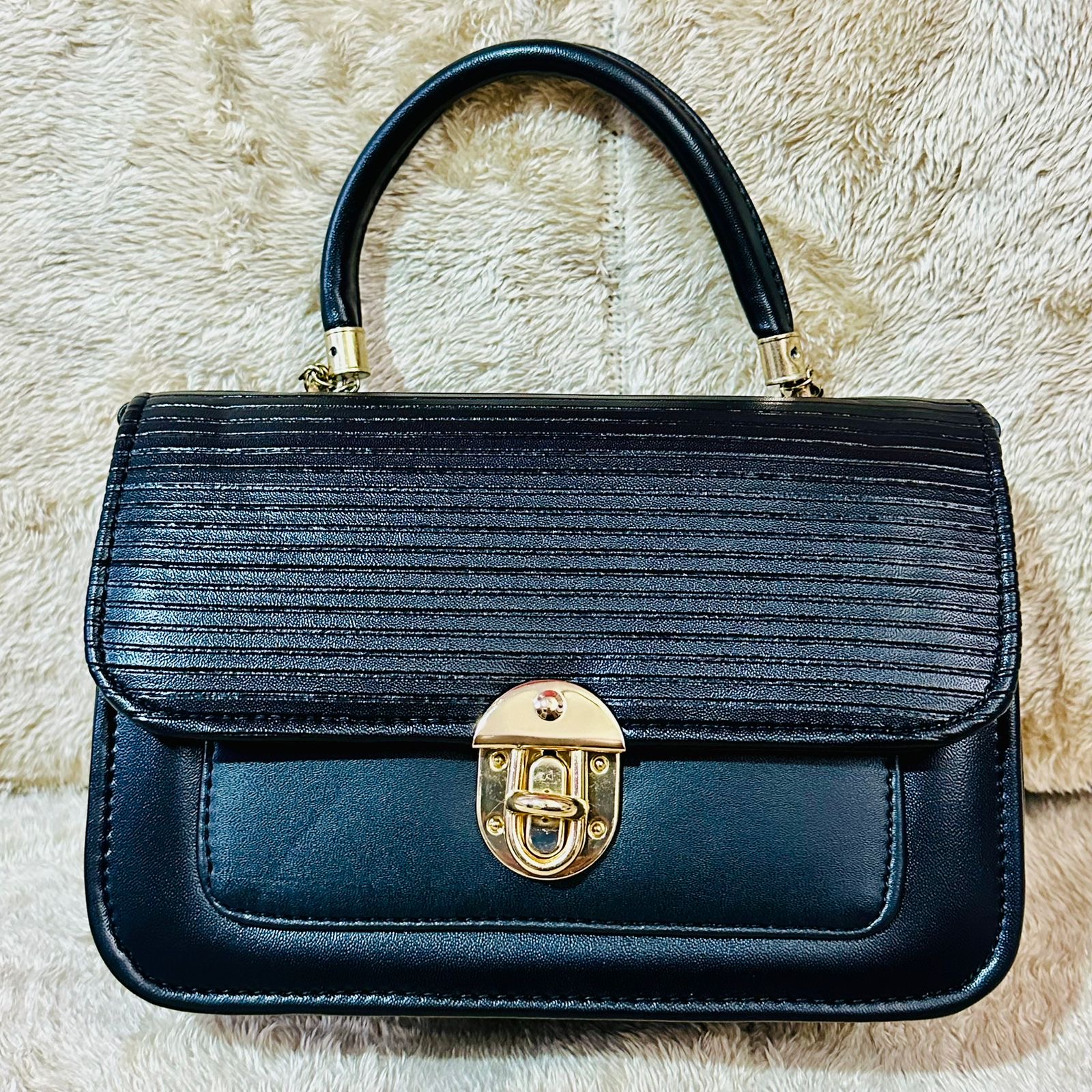 Korean Black lock handbag and sling