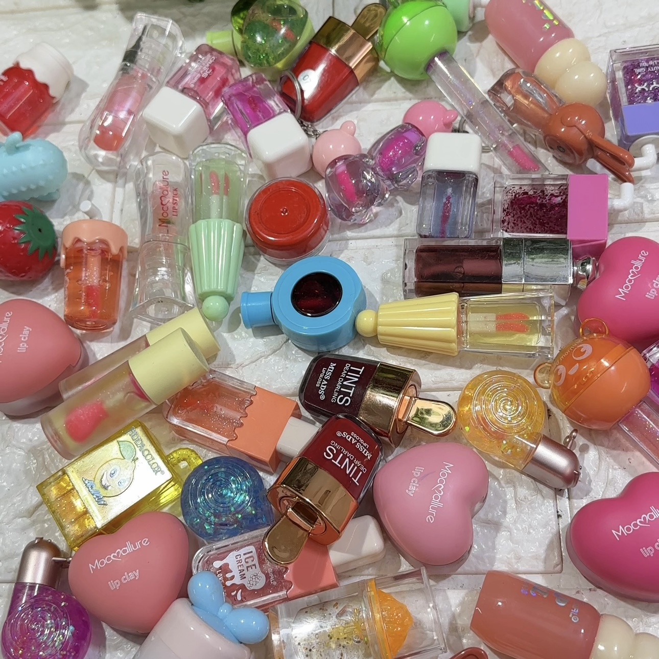 1 Random Lipgloss (Special Offer)