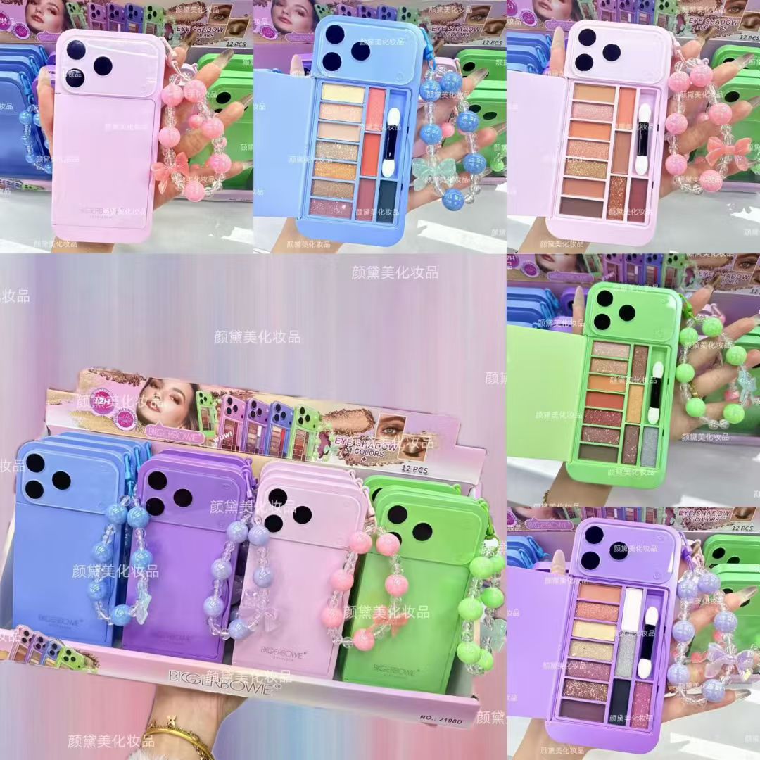 iPhone 17 Pro Max Eyeshadow Palette With Charm